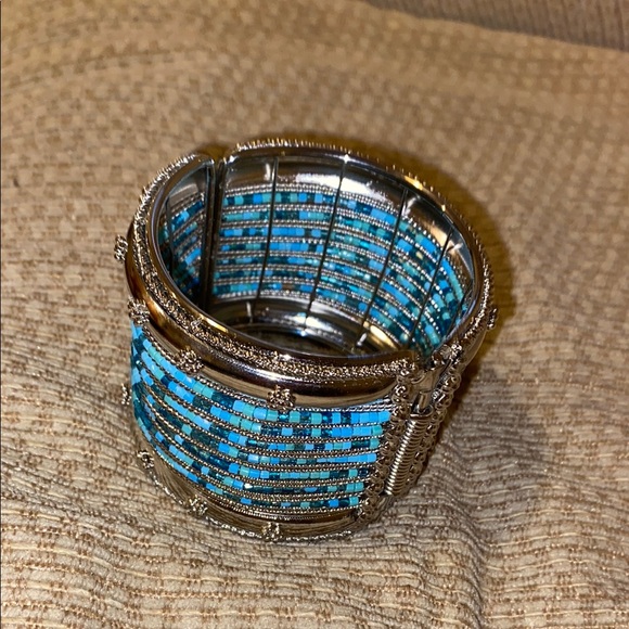 🩵🩶🩵NWOT Silver & Turquoise Large Beaded Bracelet - Picture 1 of 5